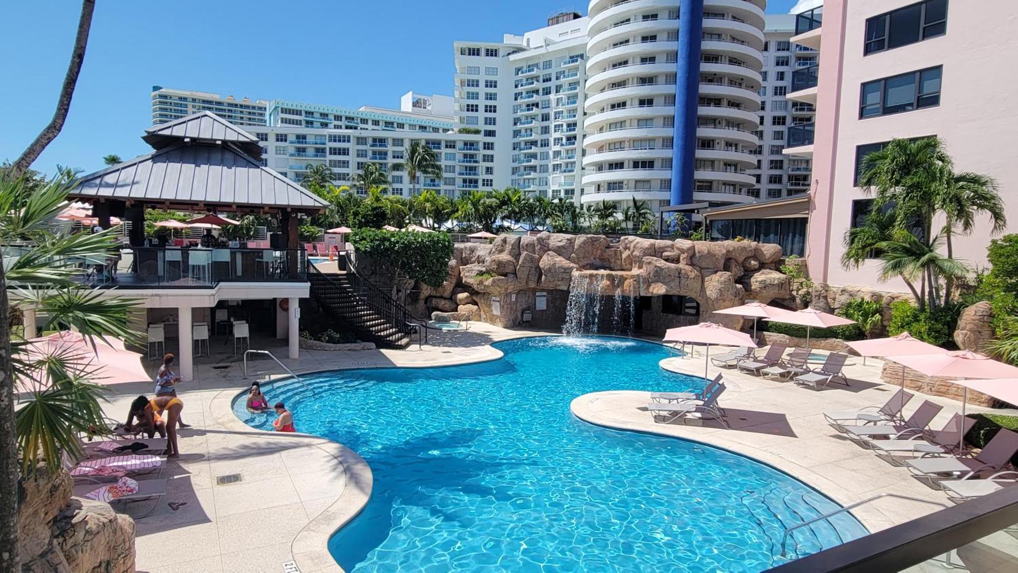 2 Bedroom 2 Bath Beachfront Condo On Miami Beach Millionaire Row Exteriér fotografie
