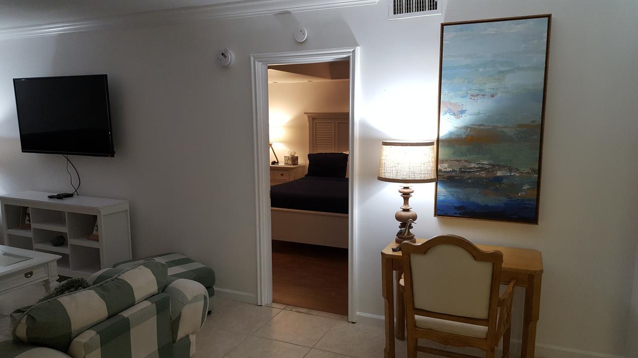 2 Bedroom 2 Bath Beachfront Condo On Miami Beach Millionaire Row Exteriér fotografie